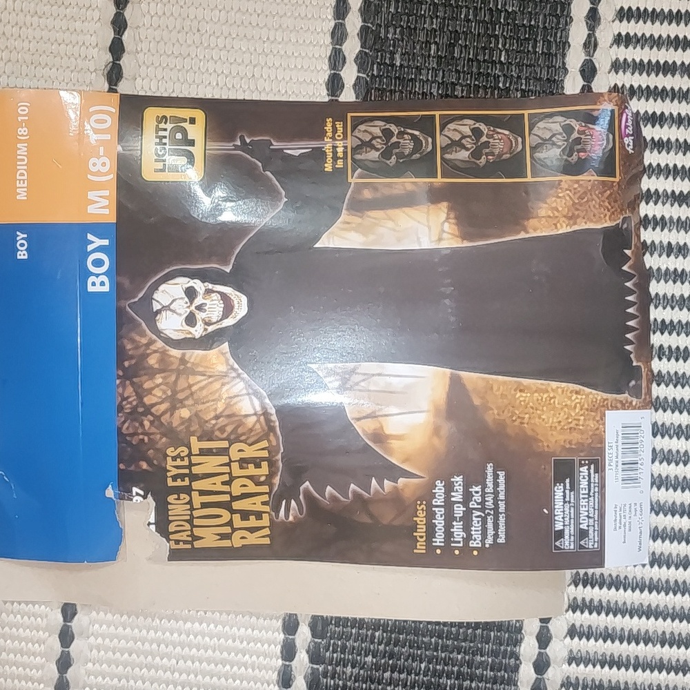 Fading eyes mutant reaper costume boys hoodie robe and light up mask needs batte